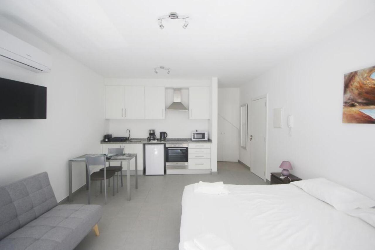 Guest House Lovely Swan لاغوس المظهر الخارجي الصورة