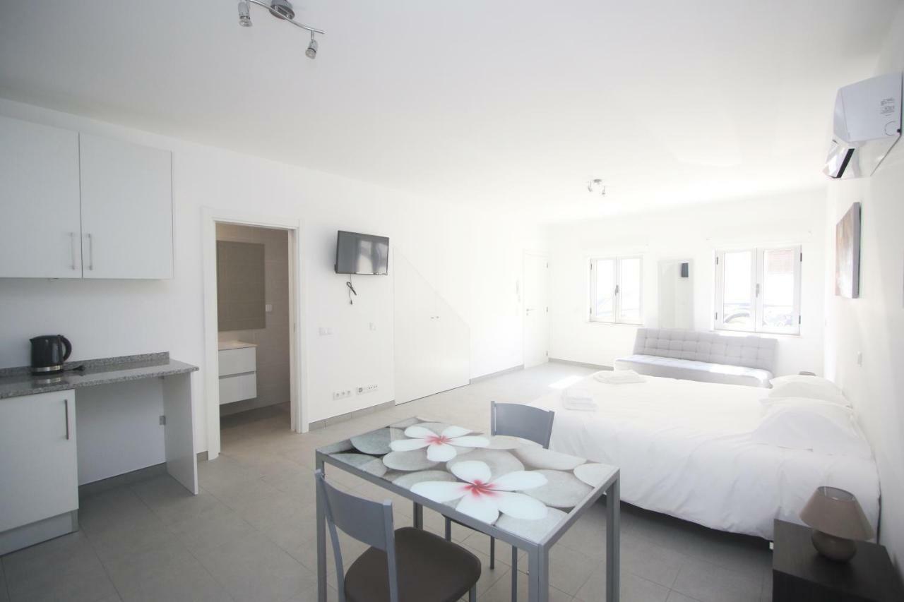 Guest House Lovely Swan لاغوس المظهر الخارجي الصورة